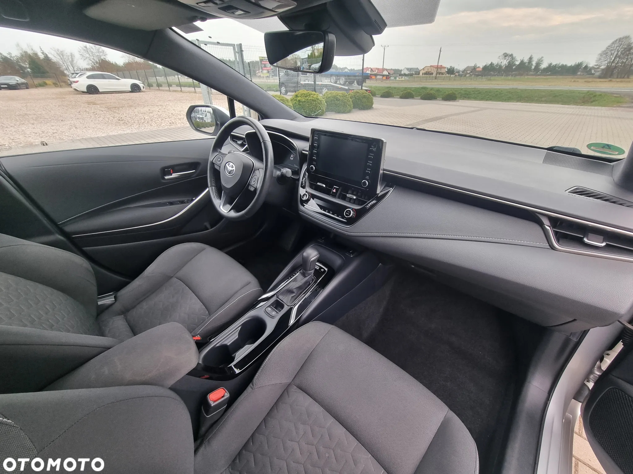 Toyota Corolla 1.8 Hybrid Comfort - 12