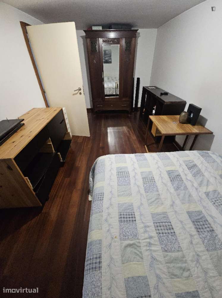 Quarto - localizado em Aldoar Porto - Grande imagem: 2/11