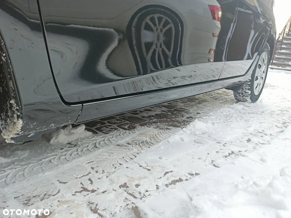 Toyota Yaris Hybrid 100 Life - 29