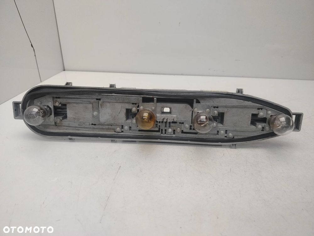 PEUGEOT PARTNER CITROEN BERLINGO III WKŁAD GNIAZDO LAMPY TYŁ LEWY = PRAWY - 1