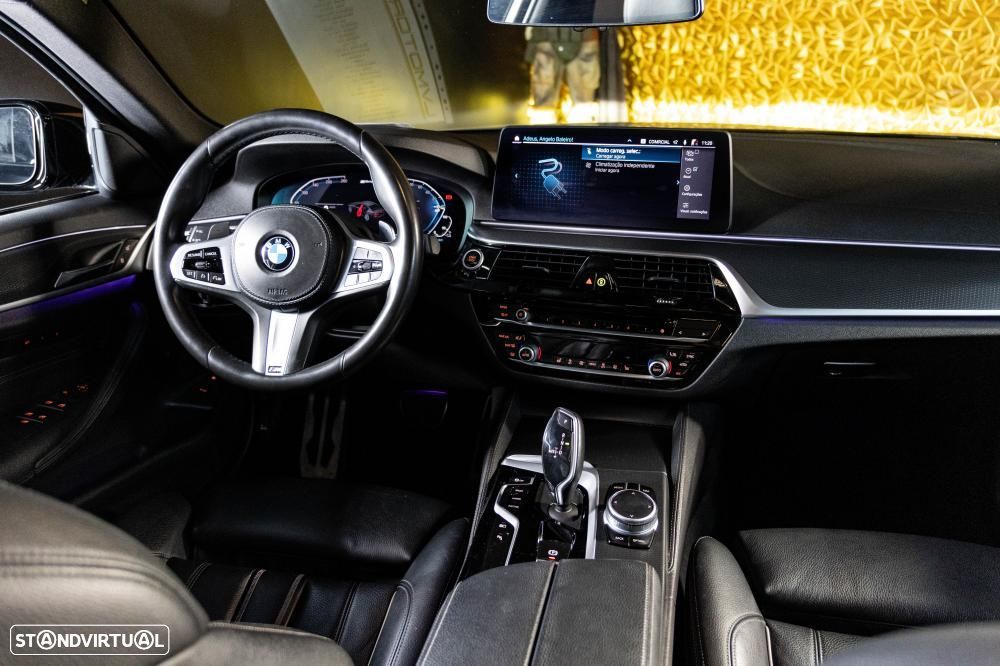 BMW 530 e Pack Desportivo M - 14