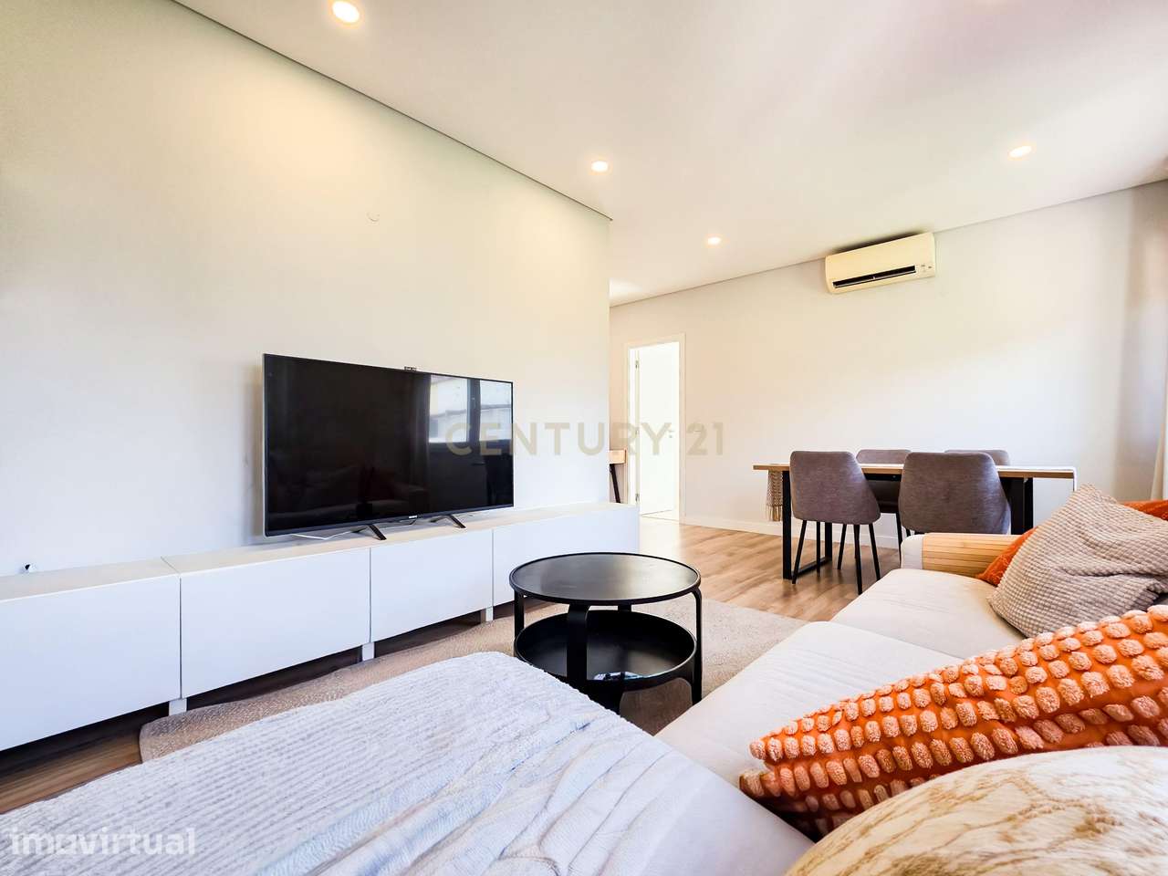 Apartamento Renovado com três Frentes em Verderena, Barreiro - Grande imagem: 2/30