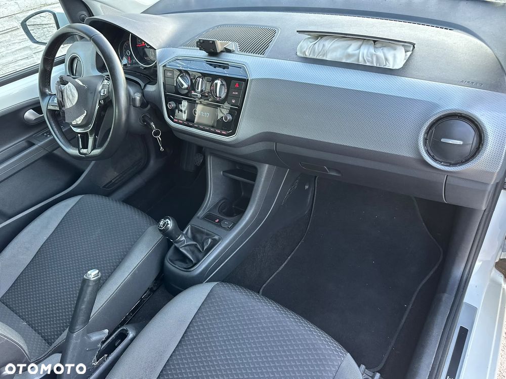 Volkswagen up! Active - 9