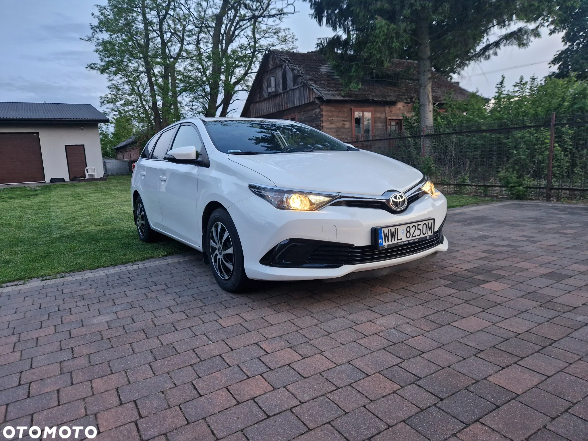 Toyota Auris 1.4 D-4D Active - 8