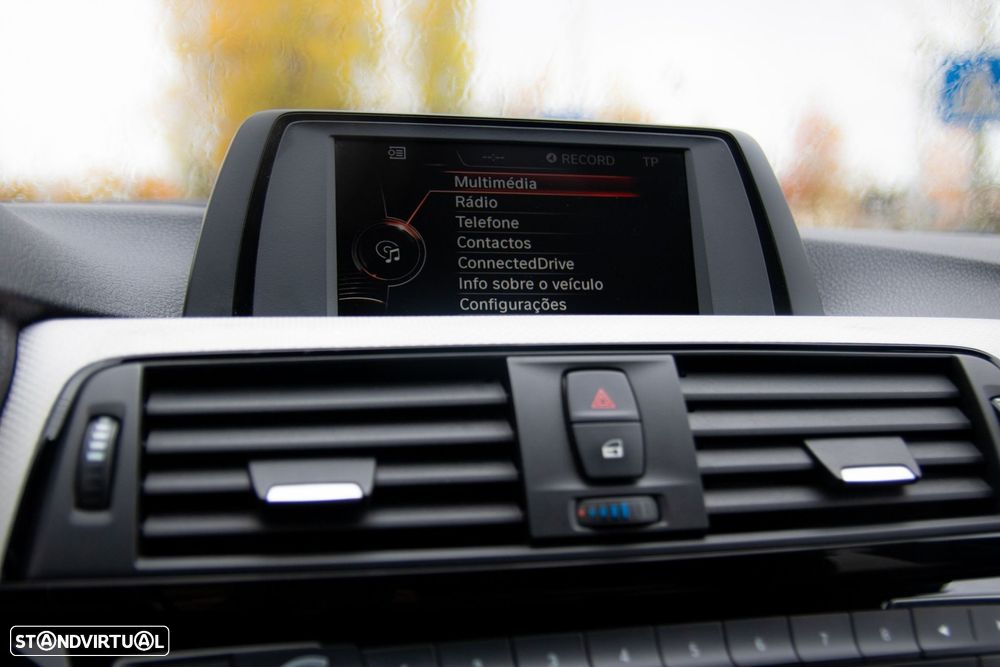 BMW 330 e iPerformance Pack M - 36