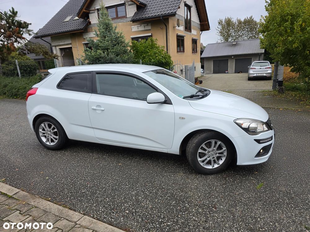 Kia ProCeed pro Ceed 1.4 CVVT Dream-Team Edition - 27