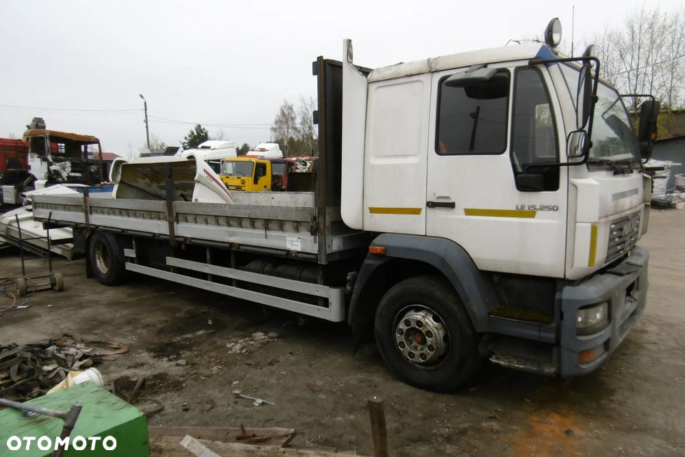 Kabina Man L2000 kompletna lub na części - 3