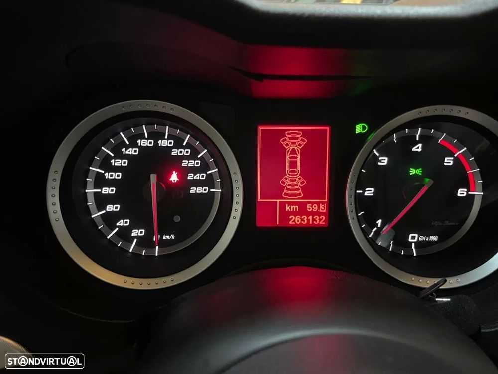 Alfa Romeo 159 Sportwagon 1.9 JTDm 8V Executiva - 11