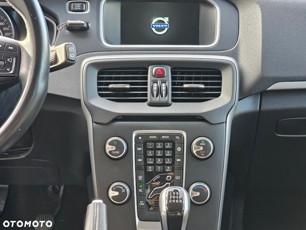 Volvo V40 D3 Momentum - 18