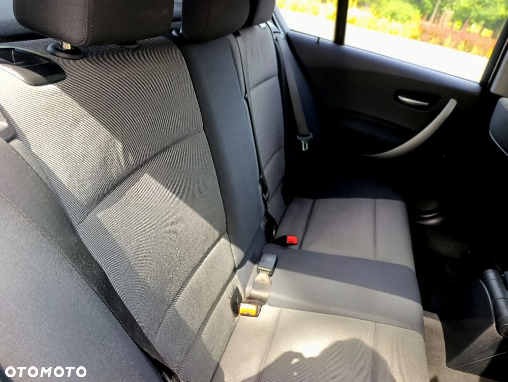 BMW Seria 1 118d DPF - 17