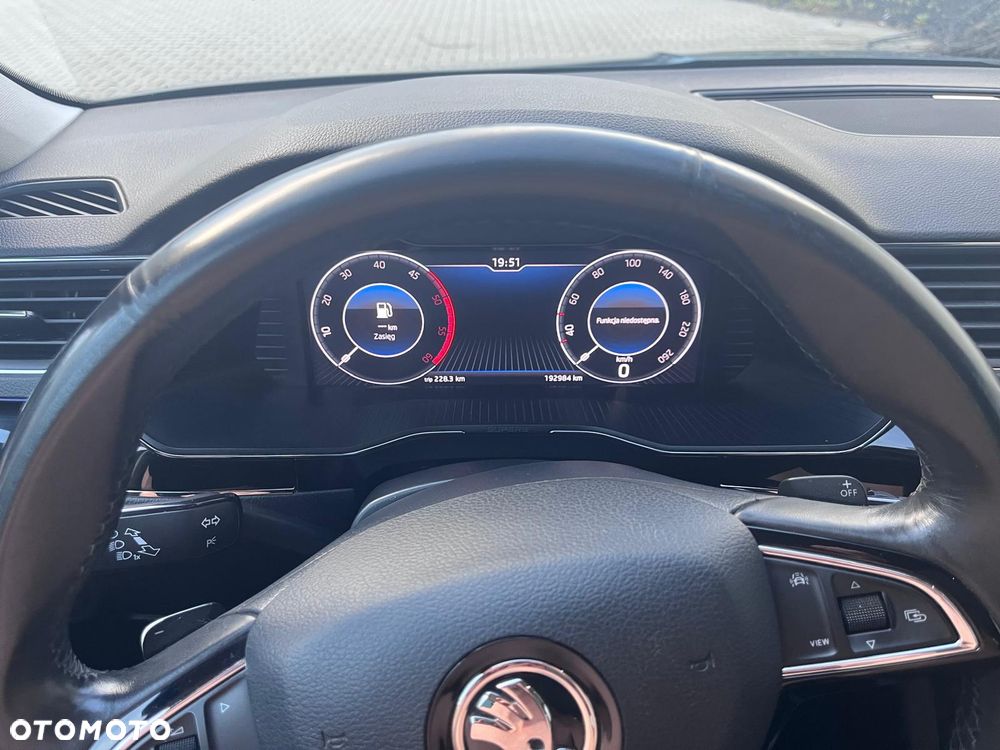 Skoda Superb 2.0 TDI SCR 4x4 L&K DSG - 17