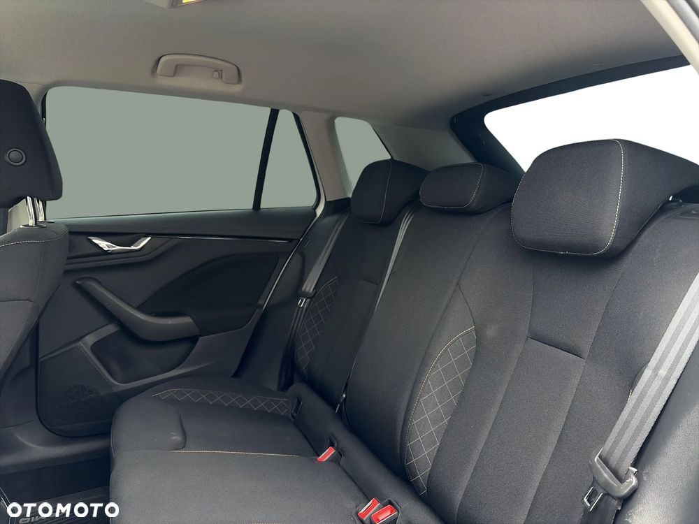Skoda Kamiq 1.0 TSI Ambition DSG - 16
