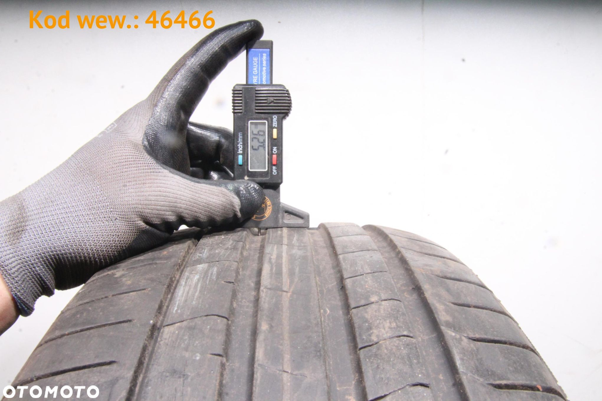 Pirelli P Zero - 225/40 R19 - 2