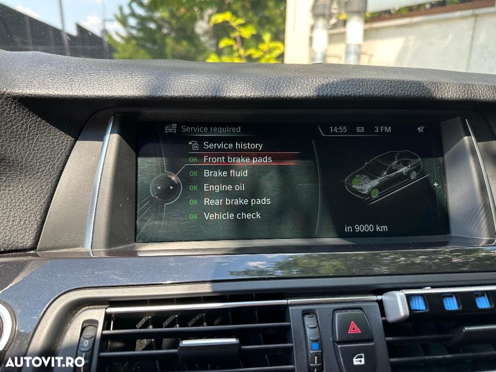 BMW Seria 5 520d xDrive - 13