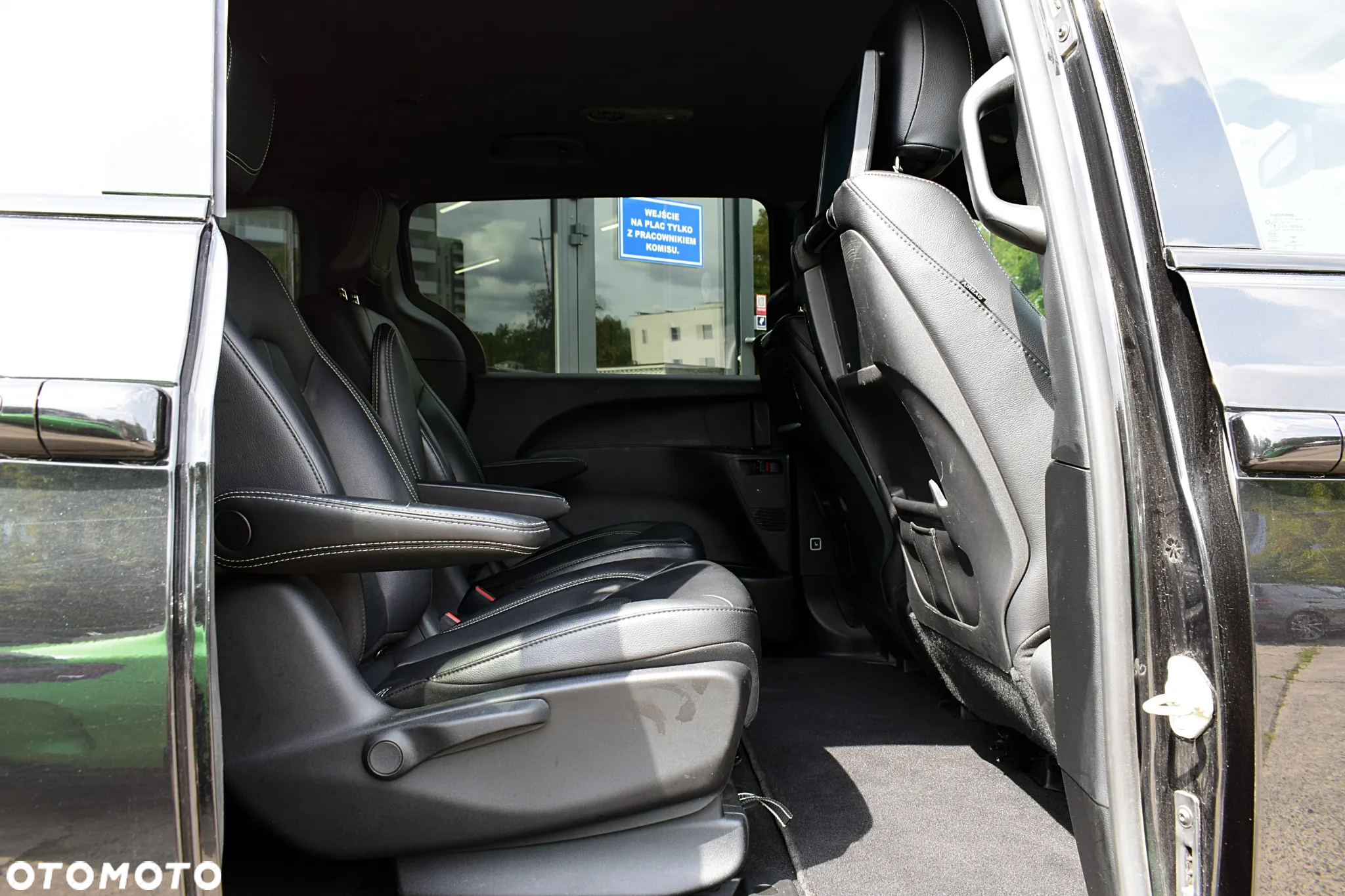 Chrysler Pacifica - 8