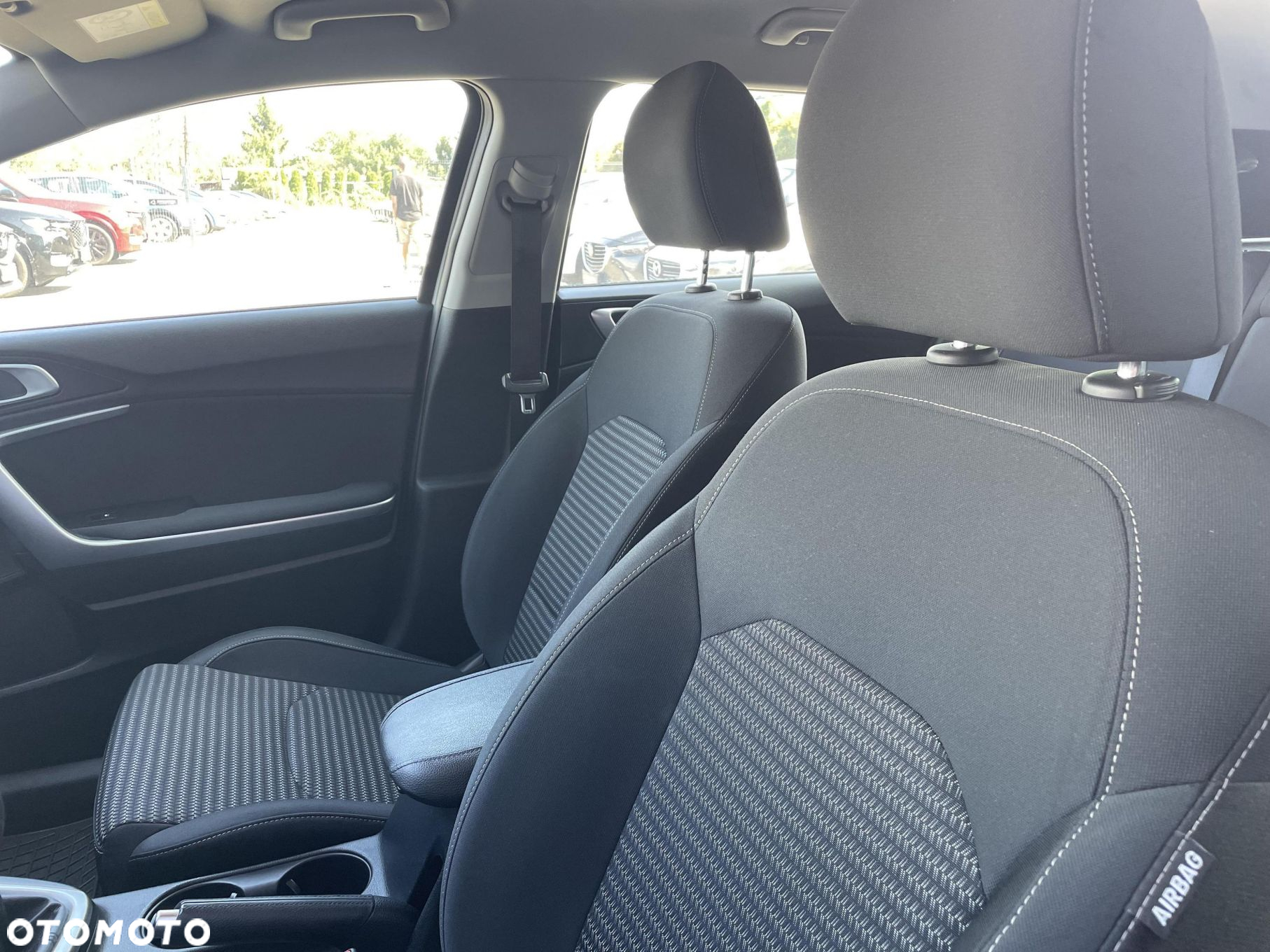 Kia Ceed 1.5 T-GDI M - 11
