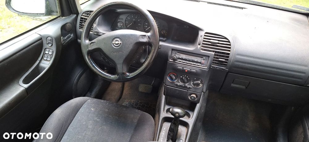 Opel Zafira 1.8 16V Comfort - 6