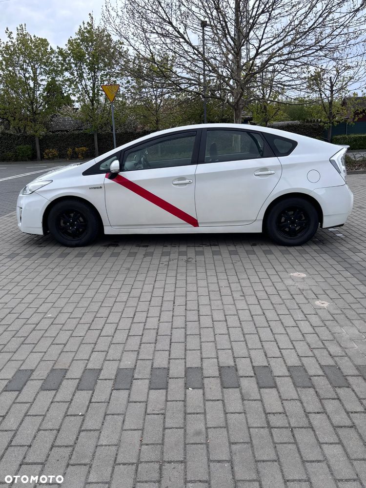 Toyota Prius - 3