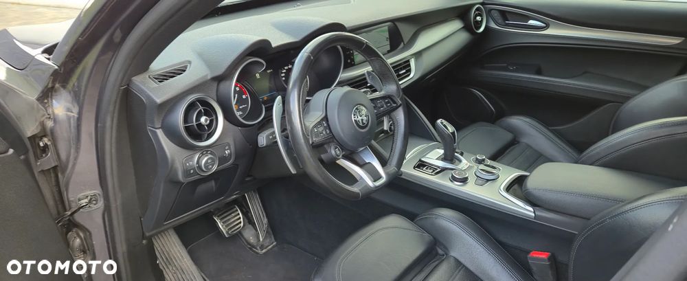 Alfa Romeo Stelvio 2.2 Diesel 16V AT8-Q4 Executive - 16