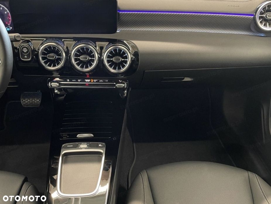 Mercedes-Benz CLA 200 mHEV Progressive 7G-DCT - 8