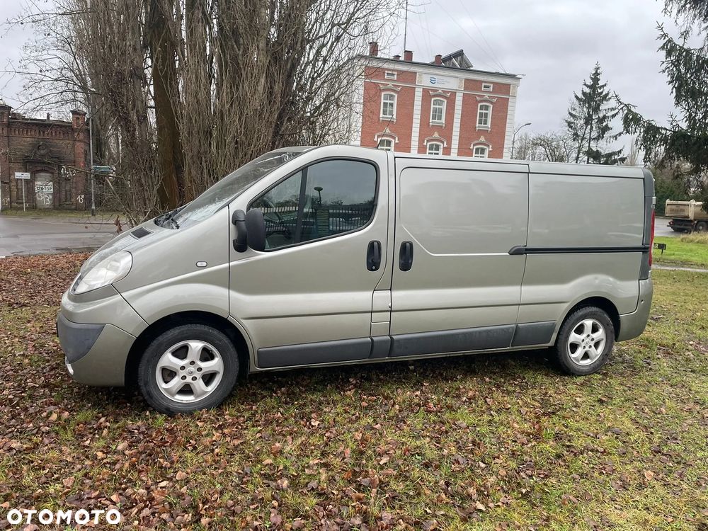 Renault traffic - 4