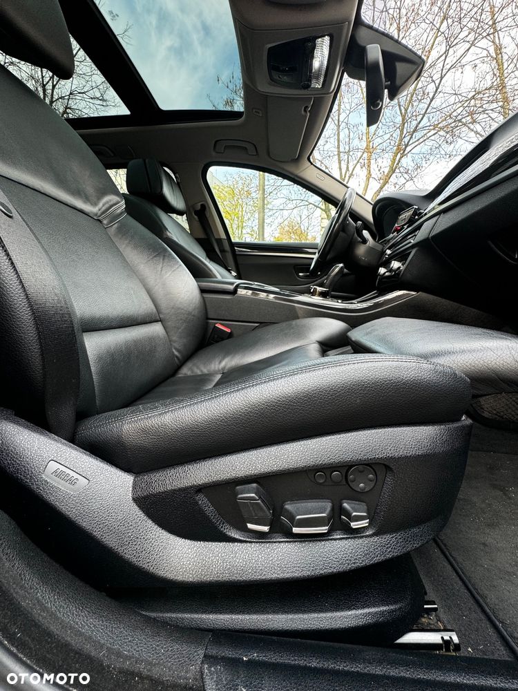 BMW Seria 5 525d xDrive Touring Sport-Aut Luxury Line - 9