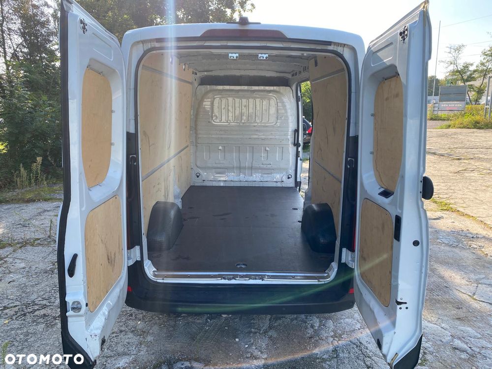Maxus Deliver 9 - 18