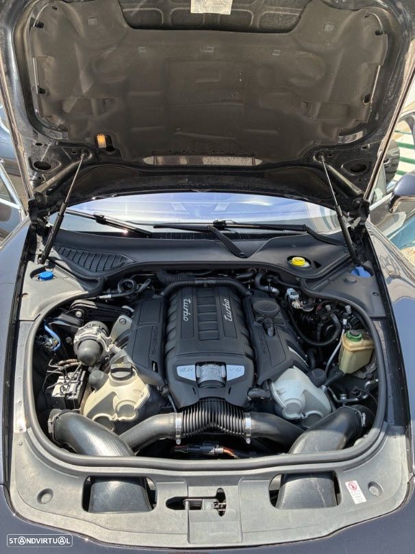 Porsche Panamera Turbo PDK — fotografia 4