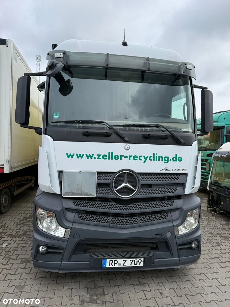 Mercedes-Benz ACTROS - 3