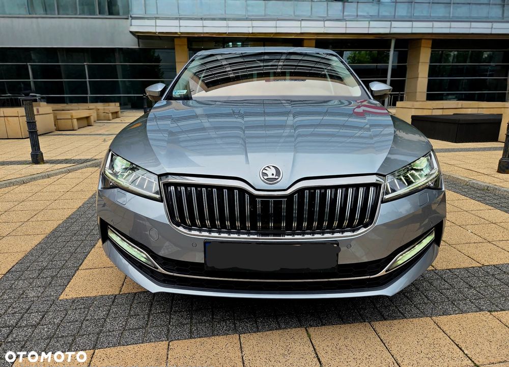 Skoda Superb 2.0 TDI L&K DSG - 2