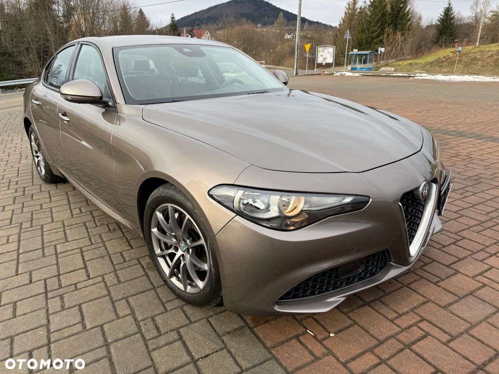 Alfa Romeo Giulia 2.2 - 1