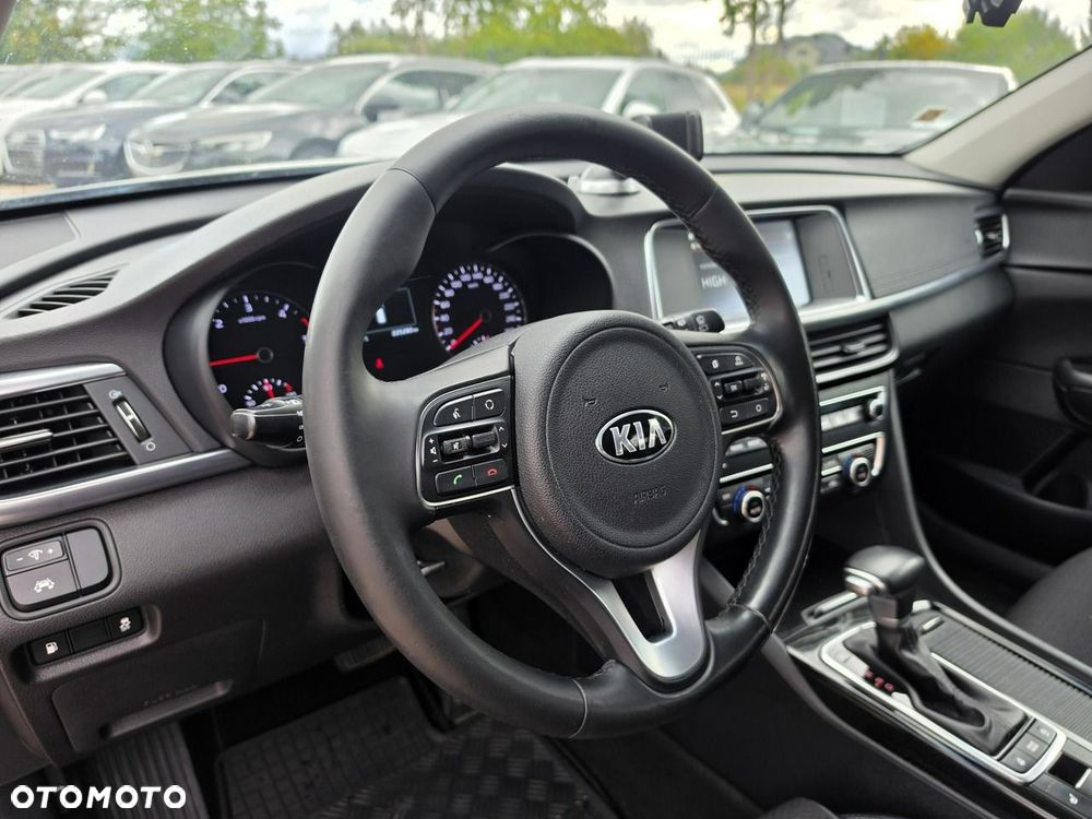 Kia Optima - 28
