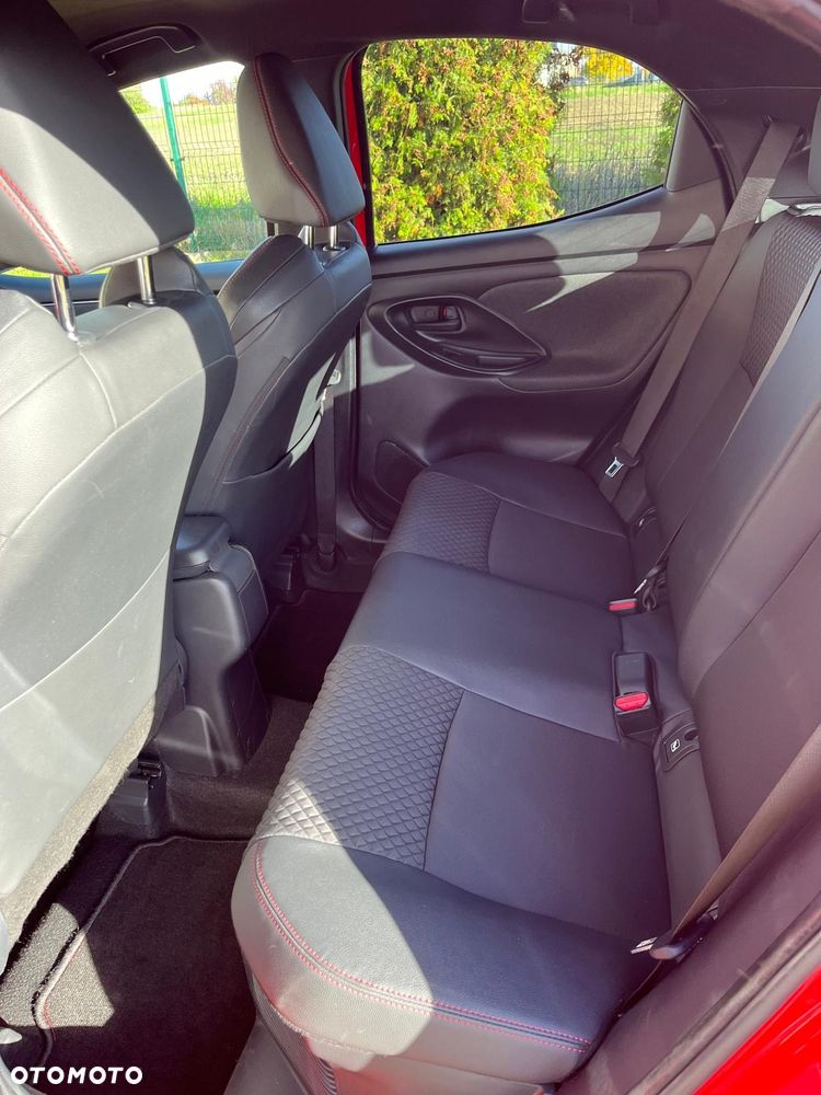 Toyota Yaris Hybrid 1.5 Premiere Edition - 16