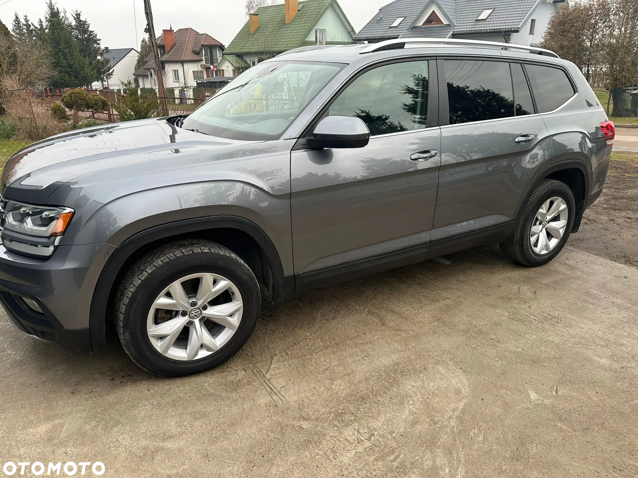 Volkswagen Atlas - 2