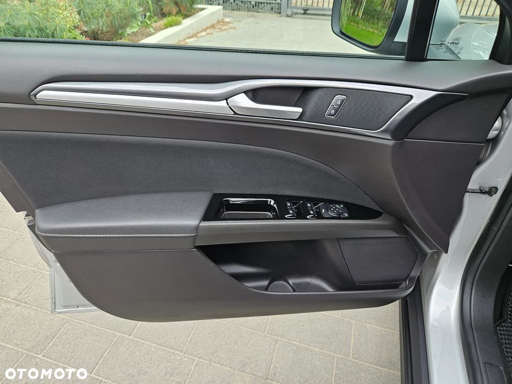 Ford Mondeo 2.0 TDCi Ambiente - 20