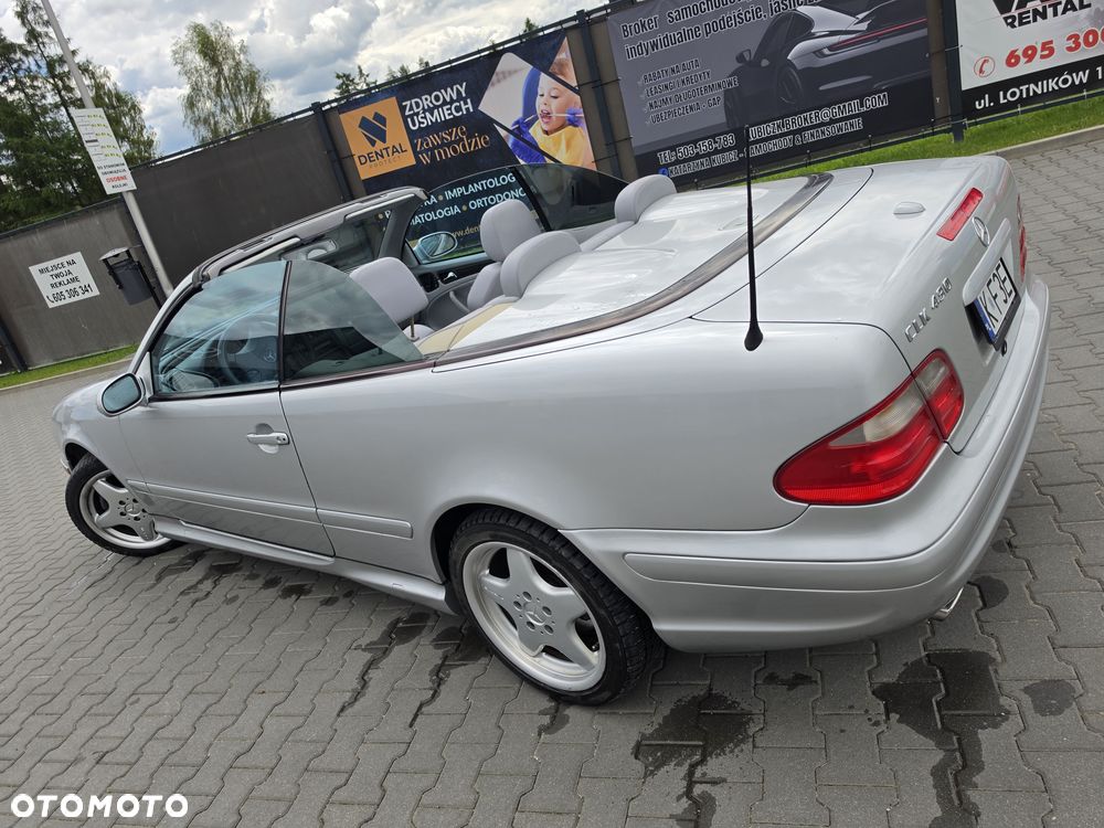 Mercedes-Benz CLK - 21
