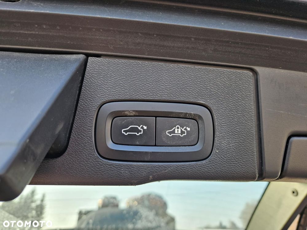 Volvo XC 60 T6 AWD Recharge Geartronic Inscription Expression - 25