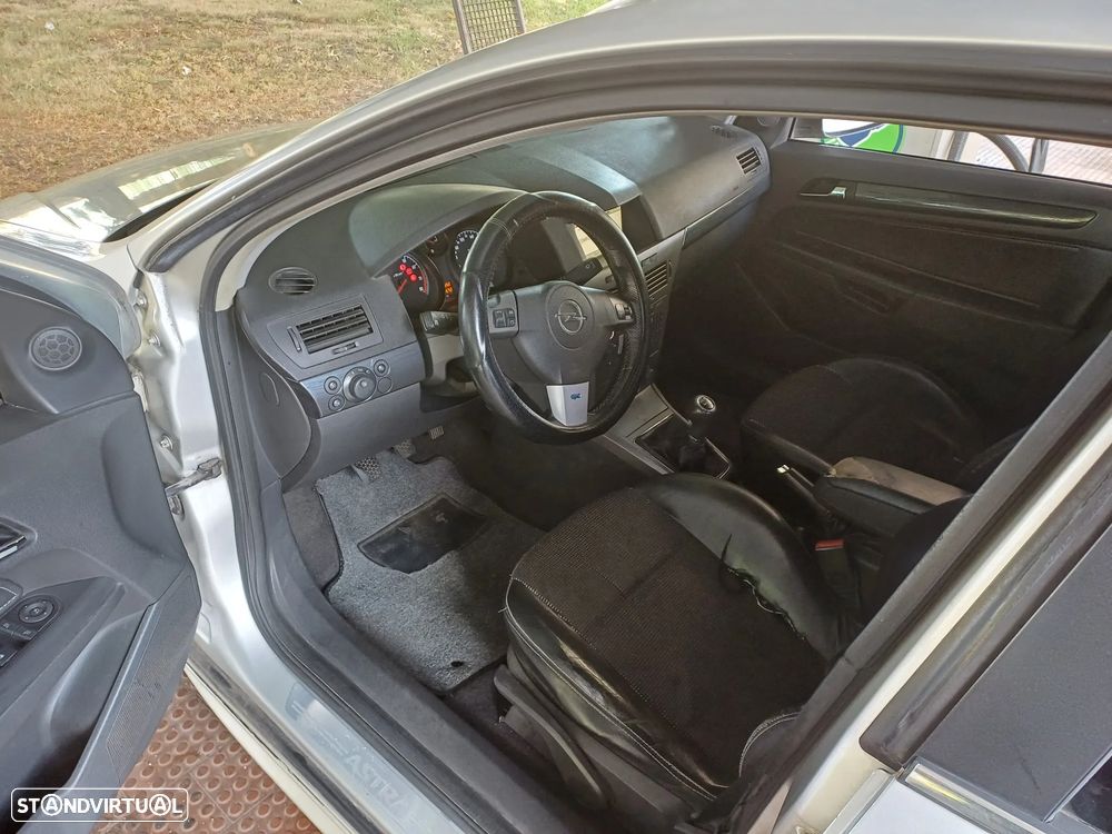Opel Astra 2.0 T Cosmo - 20