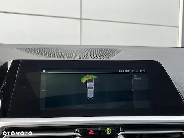 BMW Seria 3 318d Sport Line - 29