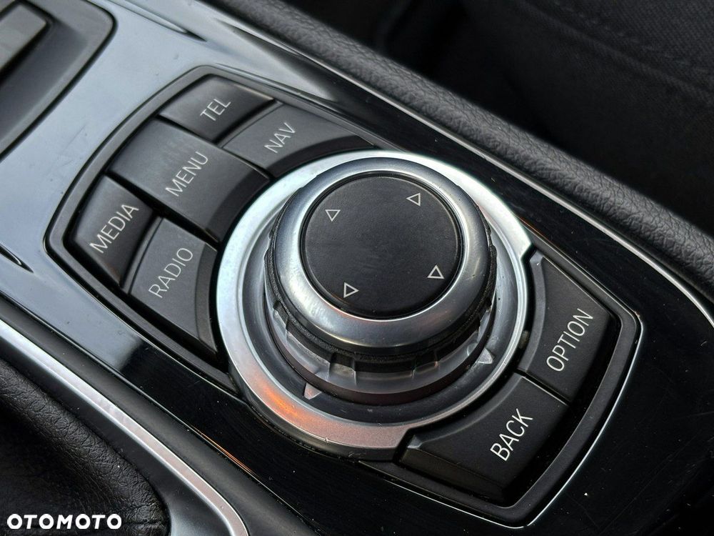 BMW Seria 2 218i Advantage - 29