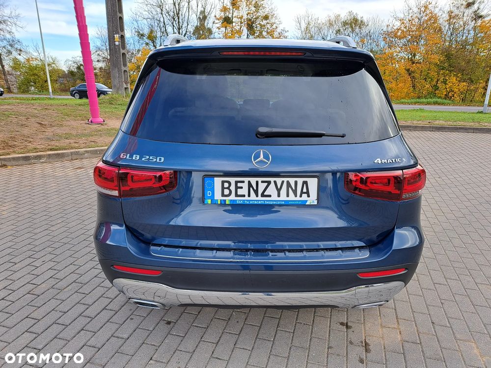 Mercedes-Benz GLB - 9
