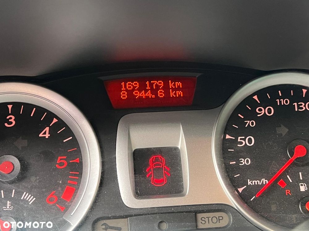 Renault Clio 1.5 dCi Authentique - 10