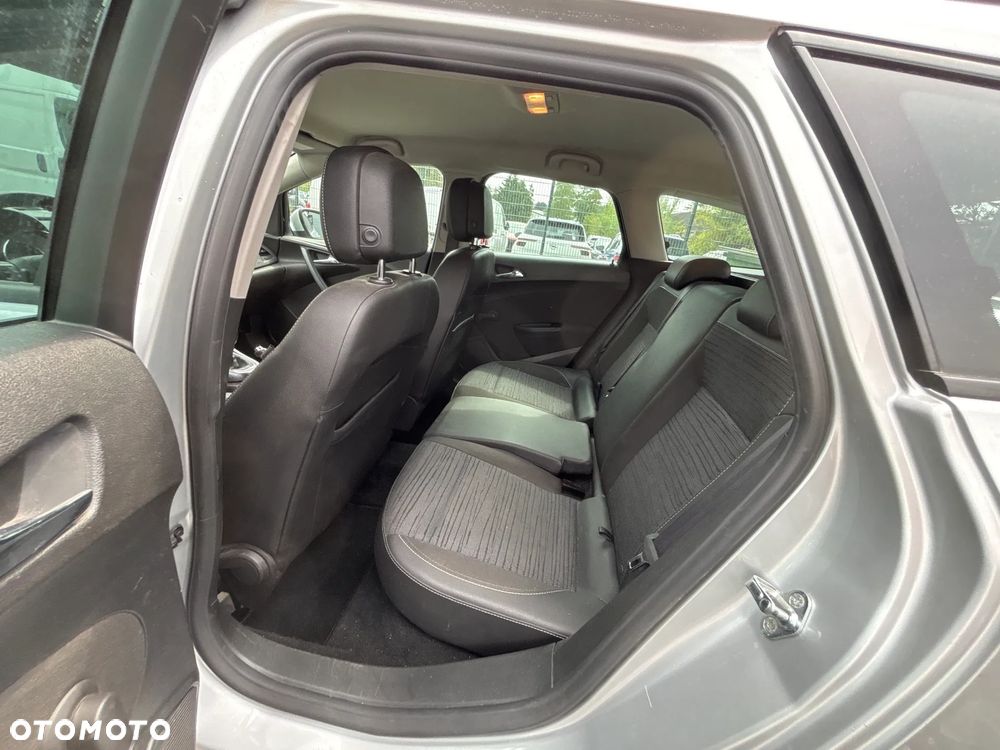 Opel Astra 1.4 Turbo Style - 9