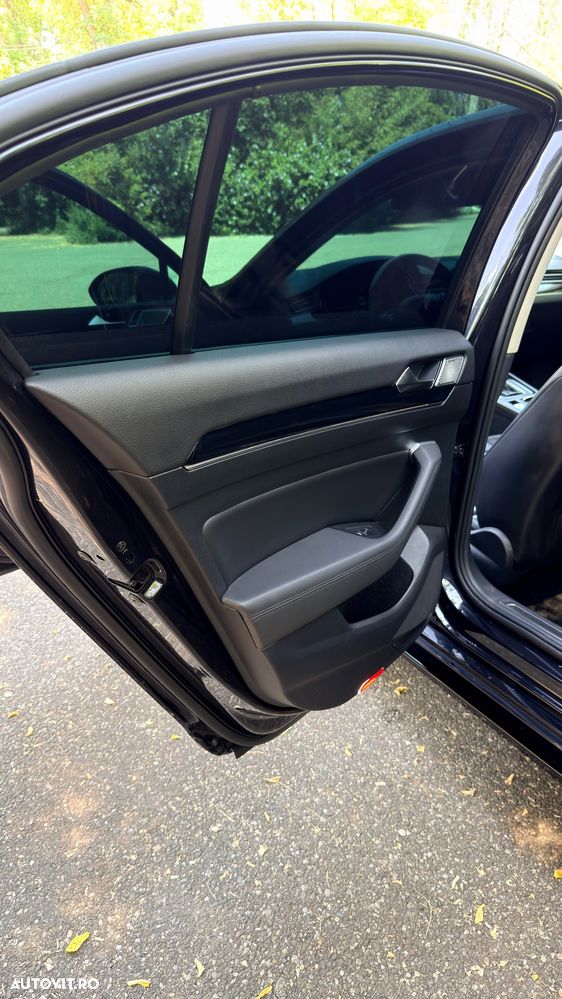 Volkswagen Passat 2.0 TDI SCR BlueMotion Technology 4Motion D Comfortline - 18