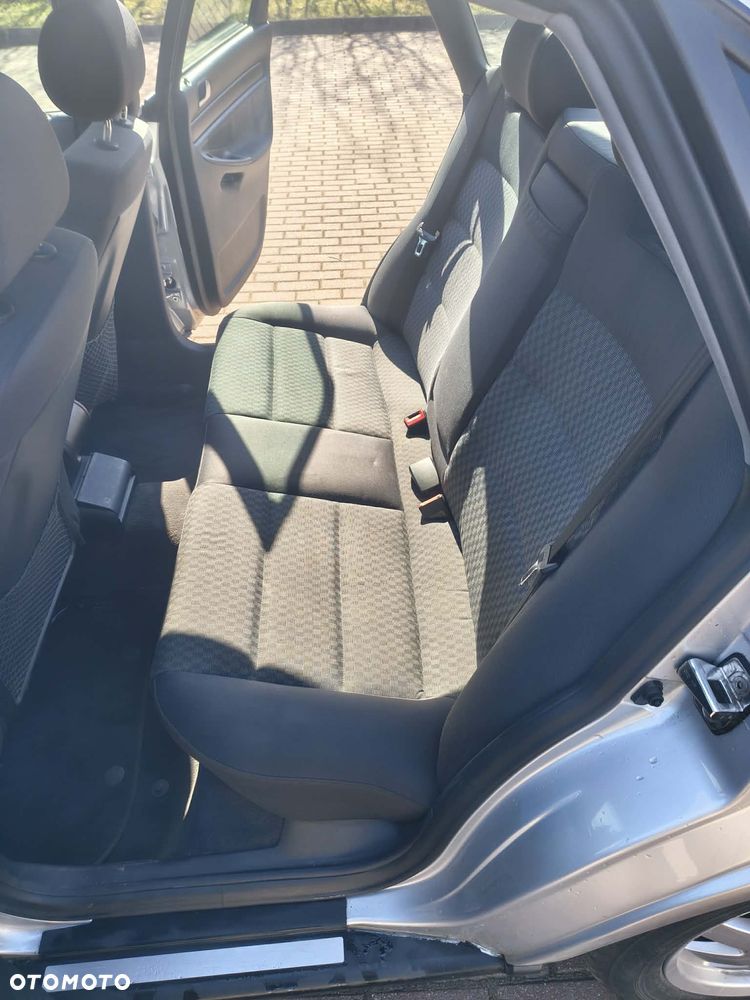 Audi A4 Limousine - 8