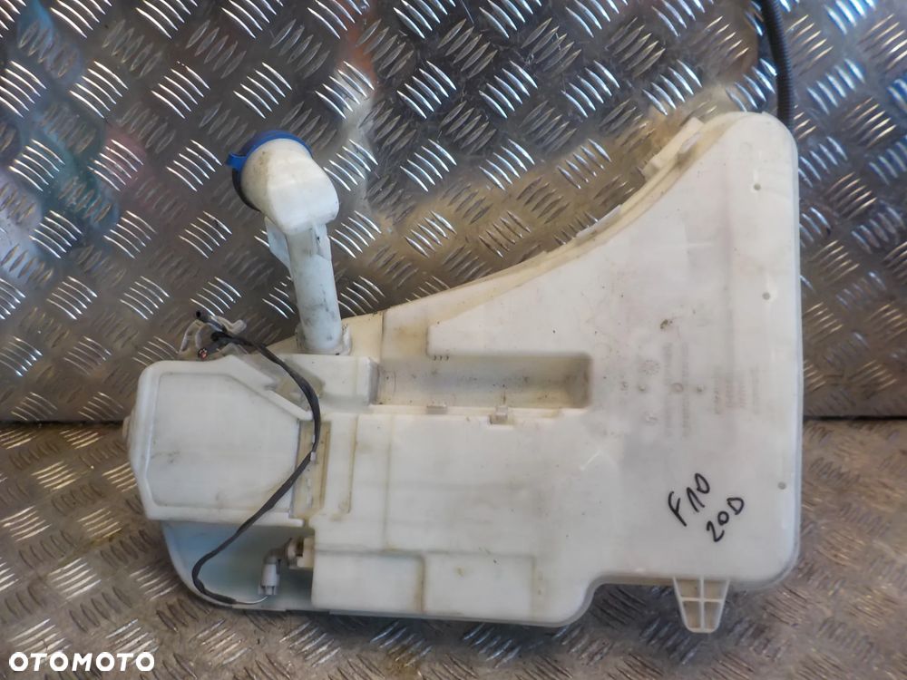 BMW F10 F11 ZBIORNICZEK SPRYSKIWACZY