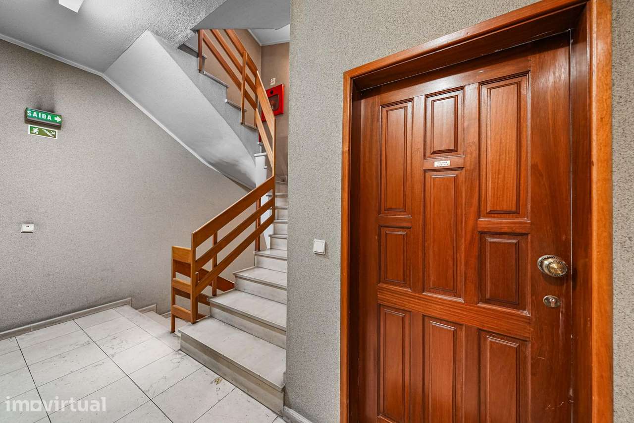 Apartamento T0 em frente a estação de Metro! - Grande imagem: 5/18