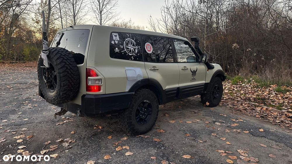 Mitsubishi Pajero - 19