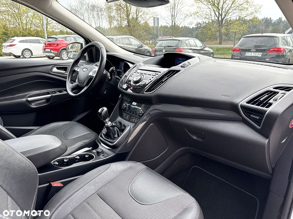 Ford Kuga 2.0 TDCi 4x4 Titanium - 37