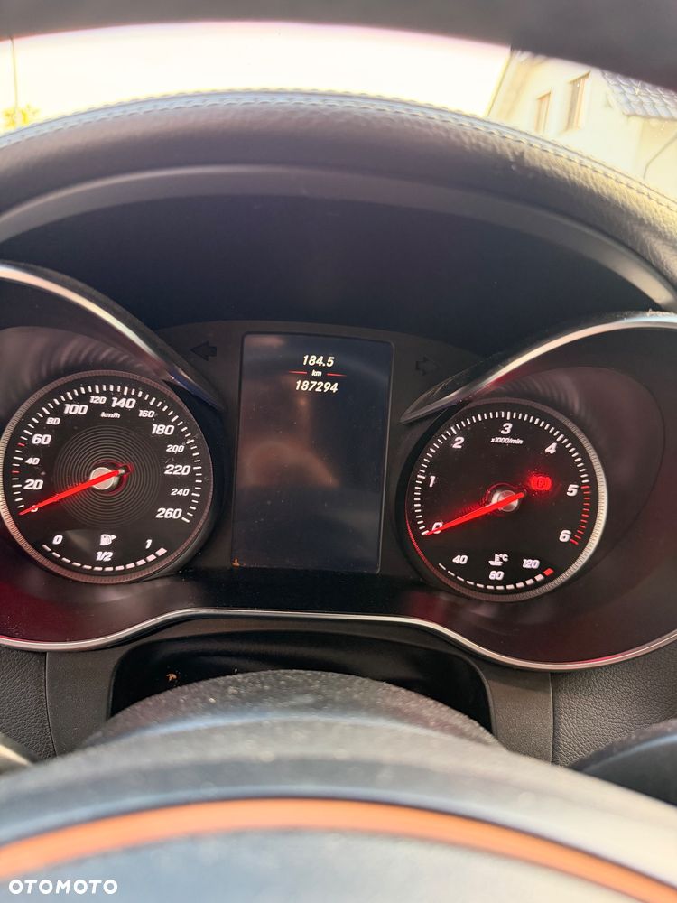 Mercedes-Benz GLC 220 d 4Matic 9G-TRONIC - 12